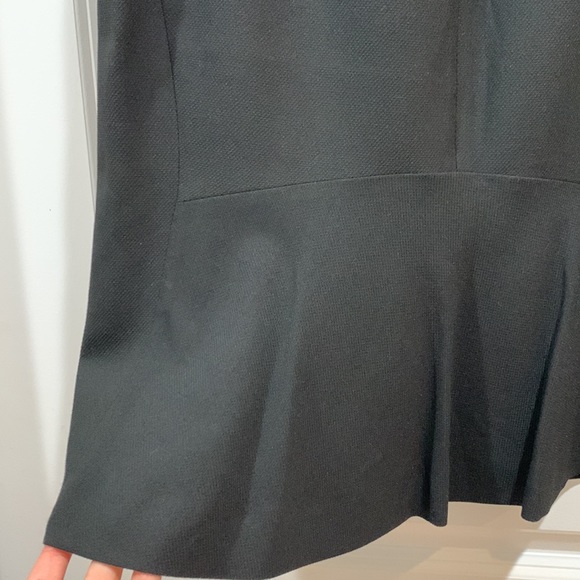 Massimo Dutti tailored skirt. Size 10 - Picture 4 of 10